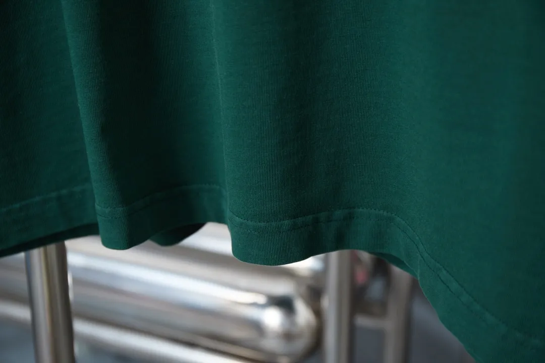 🅿️210 Ch*ome Hearte 25SS early spring new style Three-dimensional sponge thick version Chloë Hearte logo short sleeves Light luxury essential item for daily commuting for men and women Correct version Welcome to compare Detailed features · 320g 100% pure cotton double yarn jersey fabric · Custom dyed in the same vat with special thickened 32 count double-ply 1X1 thread · Three-dimensional sponge thick version Chloé Hearte logo printing · Ready-to-wear dyeing Then do the faded fried snowflake process, then wash it to make it look old · General washing to improve the effect · Double-needle stitching and cross-stitch process · Original main mark, washed tag, brand moisture-proof paper packaging Color: white/black/green/blue Size: S/M/L/XL